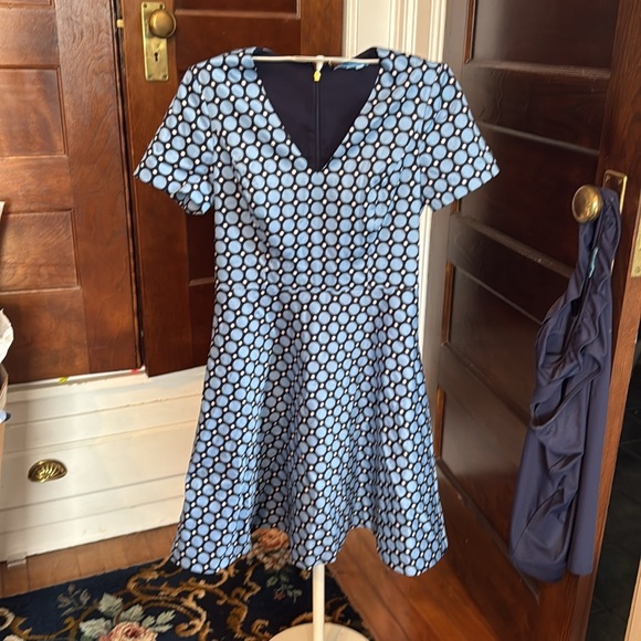 Draper James fit and flare ‎ Dress- worn twice. Excellent condition - Picture 5 of 10